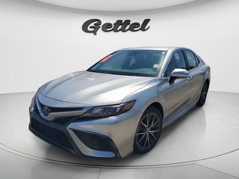 Used 2024 Toyota Camry SE w/ Convenience Package FWD image 1