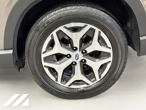 Used 2021 Subaru Forester Premium AWD/4WD image 31