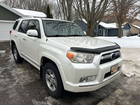 Used 2013 Toyota 4Runner SR5 image 6