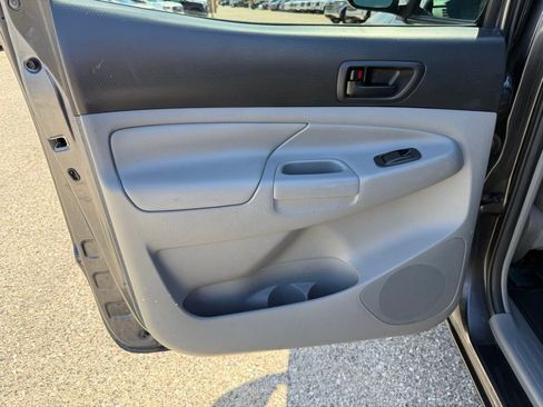 Used 2015 Toyota Tacoma 4x4 Double Cab w/ TRD Off-Road Package image 19