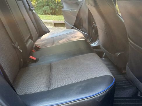 Used 2017 Toyota Corolla SE w/ Carpet Mat Package (TMS) FWD image 13