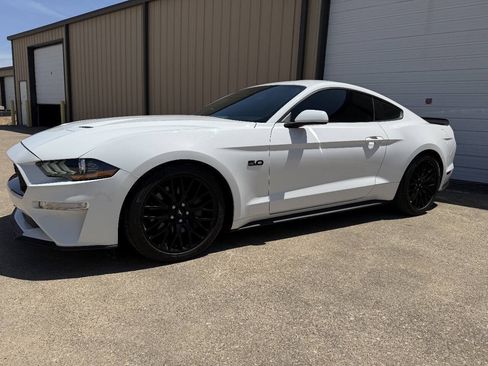 Used 2018 Ford Mustang GT RWD image 5