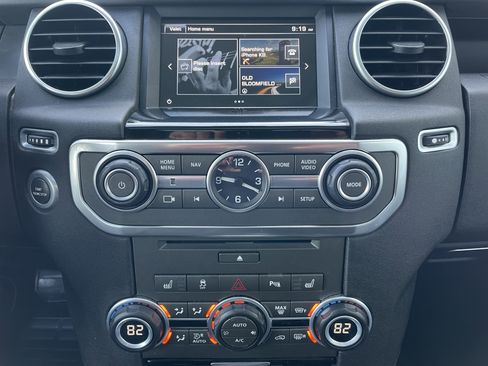 Used 2016 Land Rover LR4 HSE LUX image 19