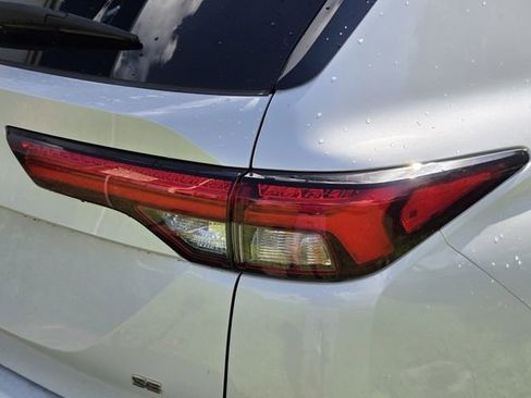 Used 2023 Mitsubishi Outlander SE FWD image 8