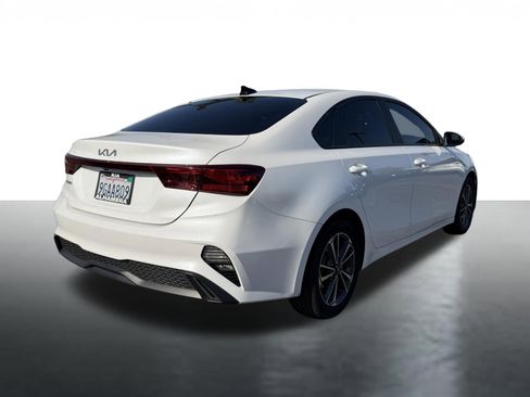 Used 2023 Kia Forte LXS w/ LXS Technology Package FWD image 5