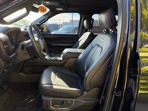 Used 2023 Ford Expedition Platinum image 6