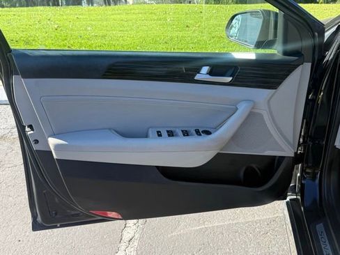 Used 2017 Hyundai Sonata Limited image 7