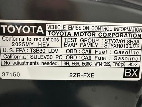 Used 2025 Toyota Corolla LE FWD image 69