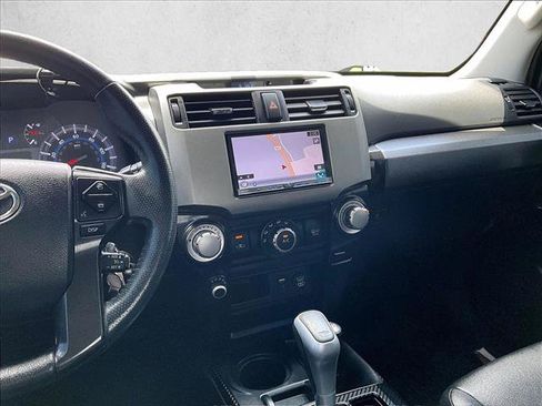 Used 2018 Toyota 4Runner TRD Off-Road Premium AWD/4WD image 8