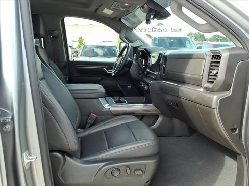 Used 2025 Chevrolet Silverado 2500 LTZ w/ LTZ Texas Edition AWD/4WD image 17