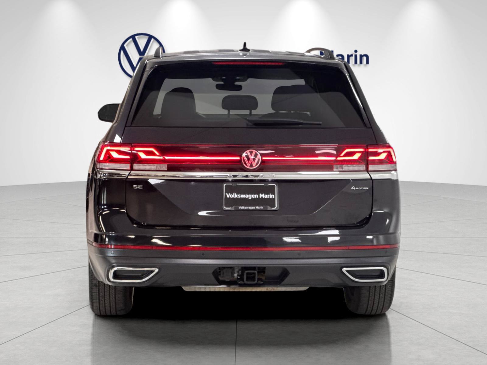 Used 2025 Volkswagen Atlas SE AWD/4WD image 4