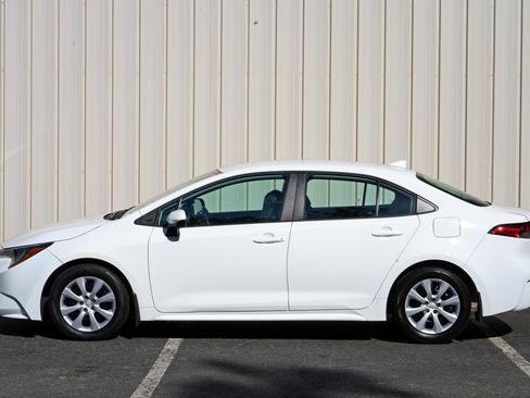 Used 2023 Toyota Corolla LE w/ Carpet Mat Package (TMS) FWD image 42
