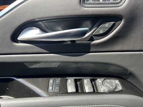 Used 2023 Cadillac Escalade ESV Premium Luxury image 56