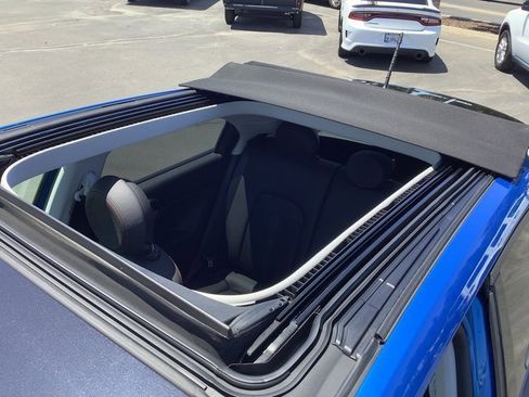 Used 2023 FIAT 500X Sport w/ Technology Group image 21