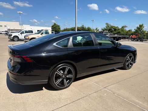 Used 2023 Honda Accord Sport image 5