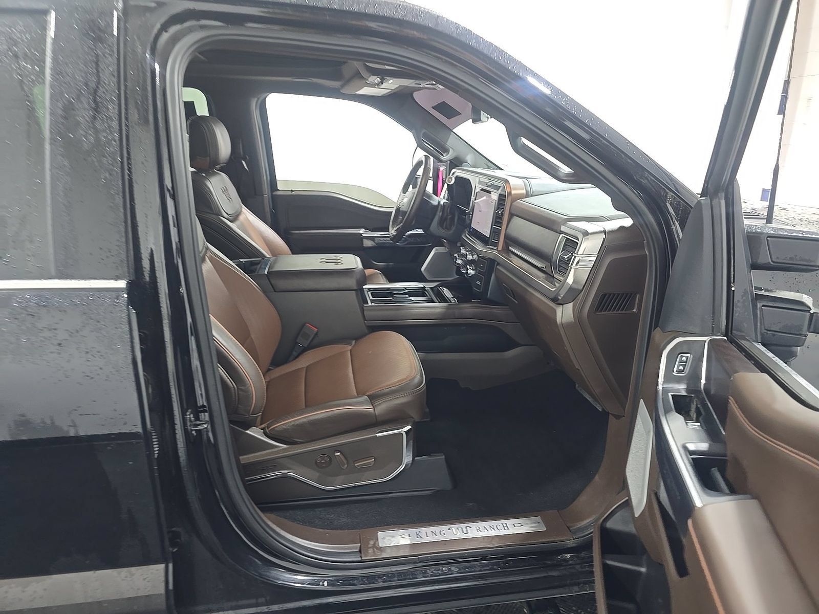 Used 2025 Ford F450 King Ranch w/ Camper Package AWD/4WD image 10