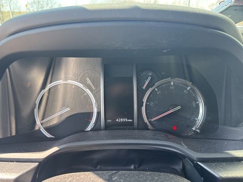 Used 2023 Toyota 4Runner Limited image 9