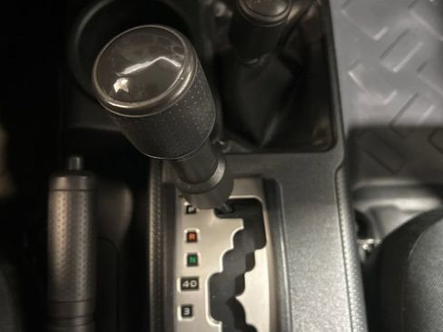 Used 2008 Toyota FJ Cruiser Base image 30