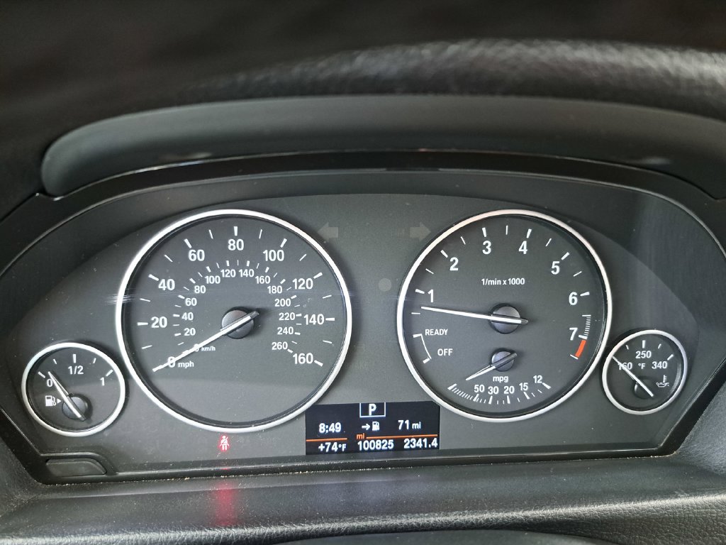 Used 2016 BMW 320i Sedan RWD image 9