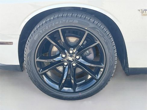 Used 2018 Dodge Challenger SXT w/ Blacktop Package image 29