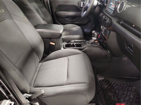 Used 2023 Jeep Gladiator Overland AWD/4WD image 27