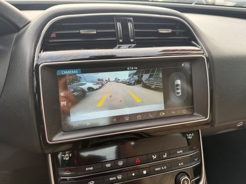 Used 2019 Jaguar XE Premium AWD/4WD image 8
