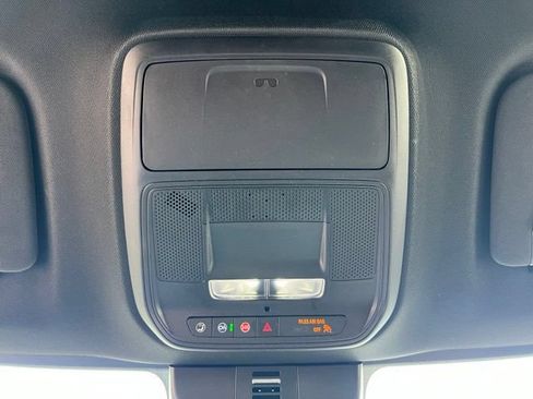 Used 2024 Chevrolet Traverse Z71 w/ LPO, Floor Liner Package AWD/4WD image 32