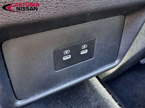 Used 2025 Nissan Rogue SV AWD/4WD image 32