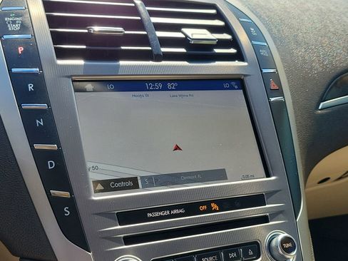 Used 2017 Lincoln MKZ Reserve image 24