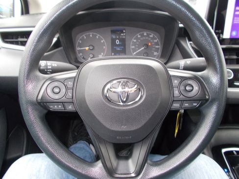 Used 2023 Toyota Corolla LE image 12