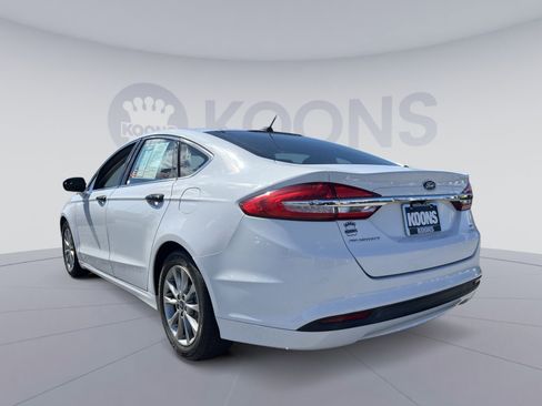 Certified 2017 Ford Fusion SE FWD image 14