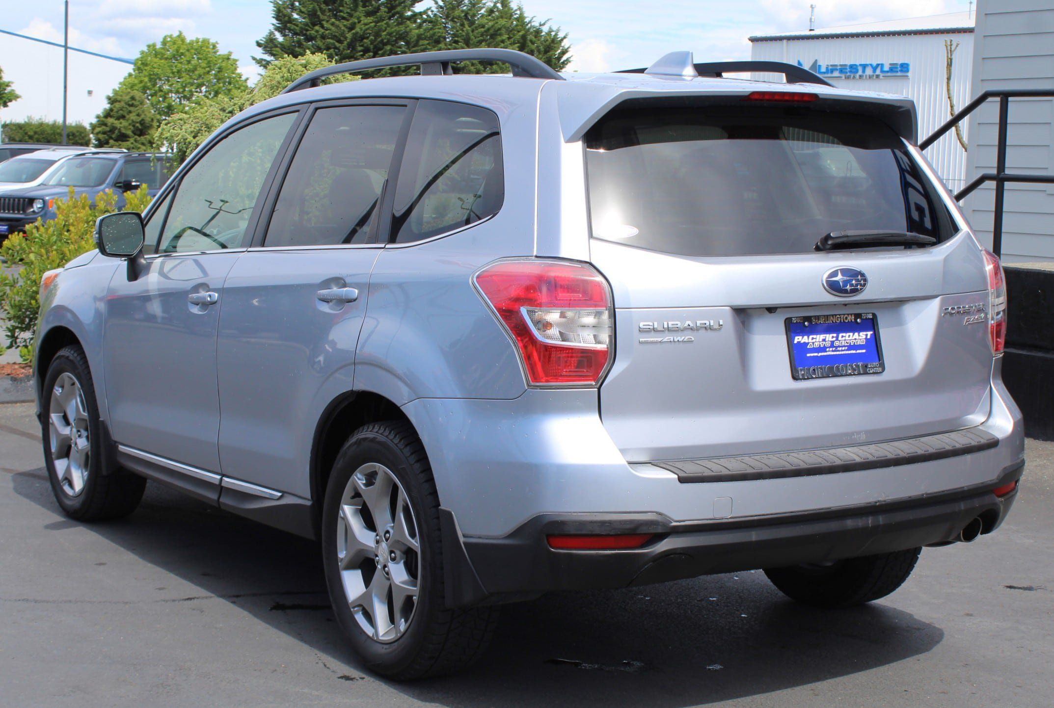 Used 2016 Subaru Forester 2.5i Touring w/ Eyesight & Navigation System AWD/4WD image 4