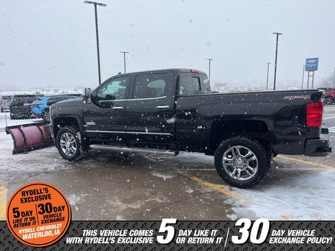 Used 2015 Chevrolet Silverado 2500 High Country w/ Duramax Plus Package image 3