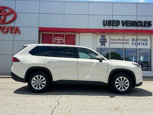 Certified 2024 Toyota Grand Highlander AWD image 6
