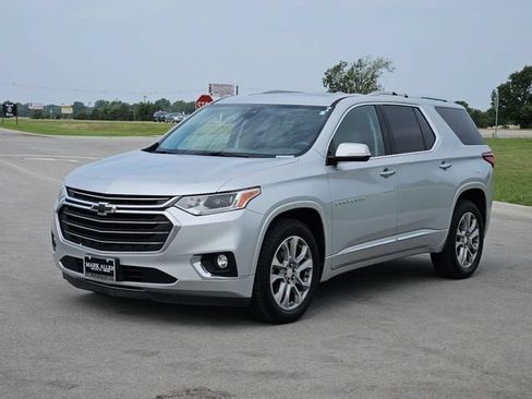 Used 2018 Chevrolet Traverse Premier w/ Driver Confidence II Package FWD image 3