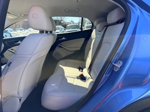 Used 2017 Mercedes-Benz GLA 250 GLA 250 image 17