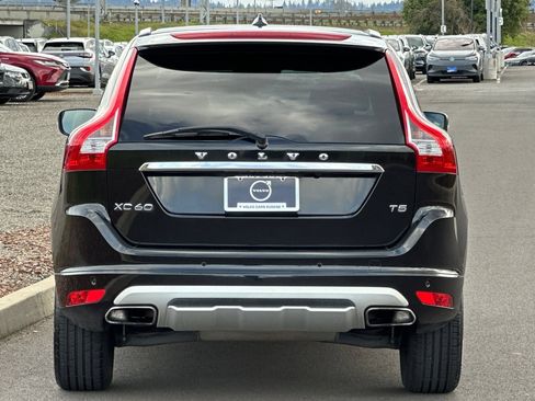 Used 2017 Volvo XC60 T5 Dynamic w/ Advanced Package image 4