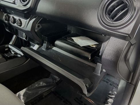 Used 2019 Toyota Tacoma SR w/ SR Convenience Package RWD image 33