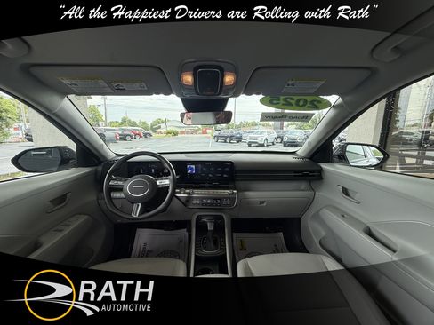Used 2025 Hyundai Kona SEL FWD image 19