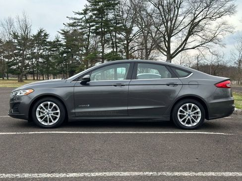 Used 2019 Ford Fusion SE image 6