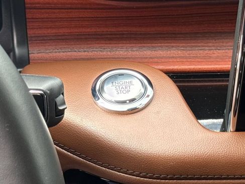 Certified 2024 Lincoln Aviator Reserve w/ Equipment Group 201A AWD/4WD image 22