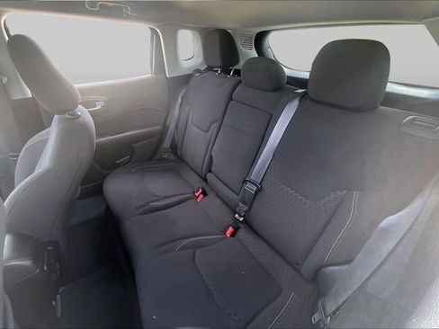 Used 2017 Jeep Compass Sport w/ Tech Group FWD image 19