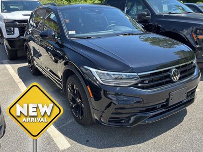 Used 2024 Volkswagen Tiguan SE R-Line