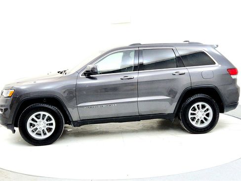 Used 2020 Jeep Grand Cherokee Laredo image 3