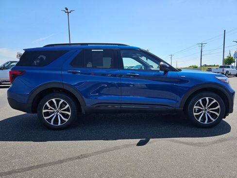 Used 2023 Ford Explorer ST-Line AWD/4WD image 6