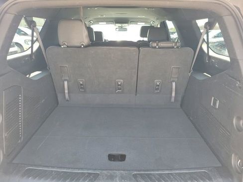 Used 2023 Chevrolet Suburban LT RWD image 27