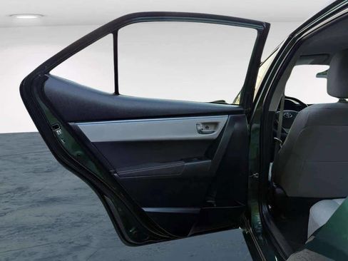 Used 2014 Toyota Corolla LE image 17
