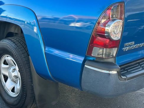 Used 2011 Toyota Tacoma PreRunner w/ SR5 Pkg #2 image 25