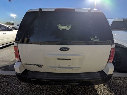 Used 2004 Ford Expedition XLT image 5