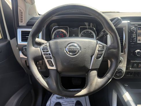 Used 2018 Nissan Titan PRO-4X w/ Pro-4x Convenience Package AWD/4WD image 13